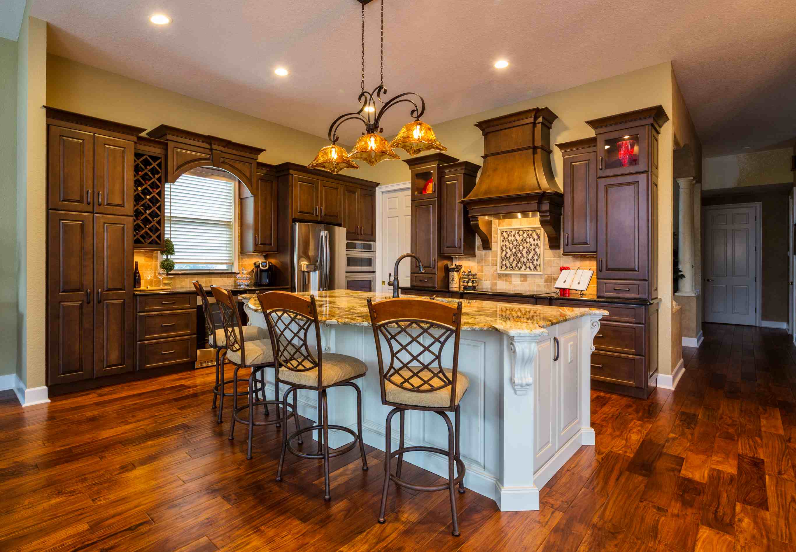 Traditional kitchen cabinets.jpg