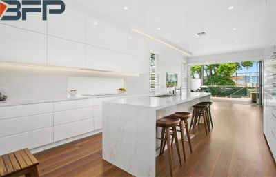  Hochwertige Küchenschränke aus Hochglanzlack 