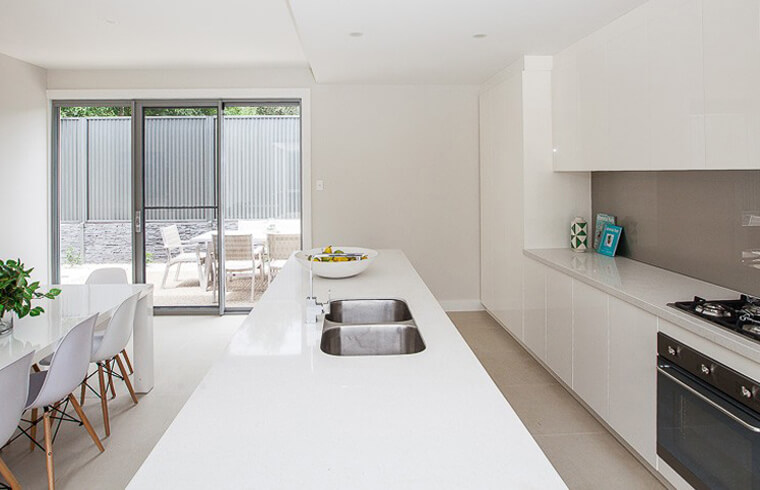 Customize Apartment White and Grey Lacquer Kitchen Cabinets 