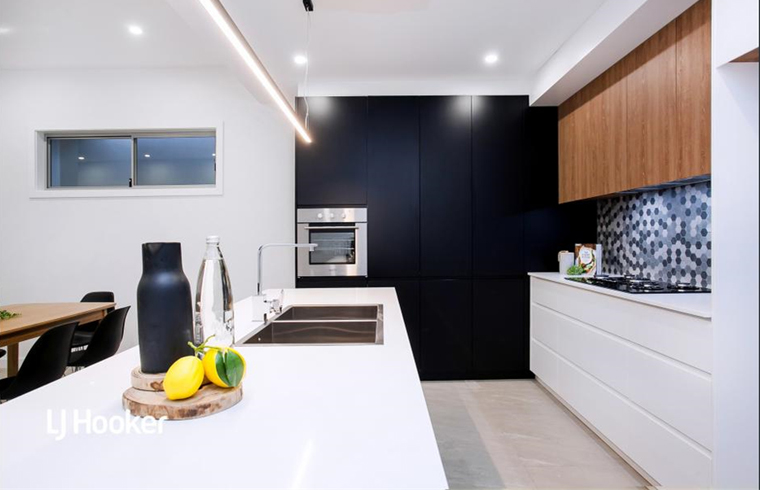 Customize Apartment Matt Black 2 Pack / Lacquer Kitchen Cabinets 