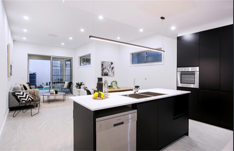 Customize Apartment Matt Black 2 Pack / Lacquer Kitchen Cabinets 