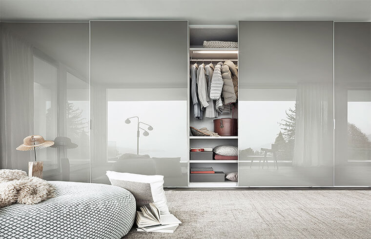 Modern European Style Glass Sliding Door Wardrobe
