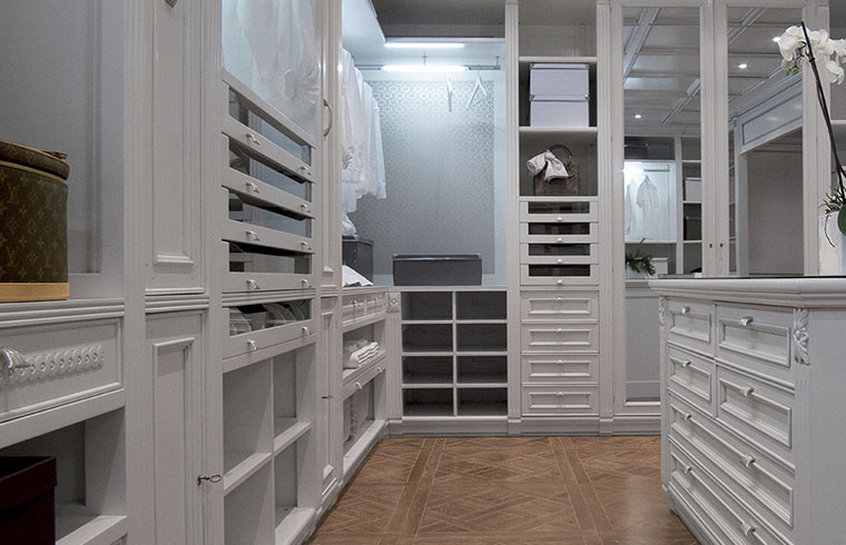 Luxury Design Walk In Closet
