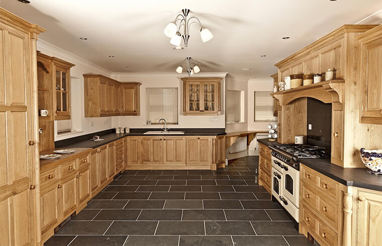 Classic Solid Wood Kitchen Cabinet