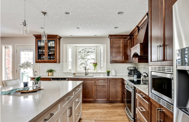 High End Luxurious Oak Wood Veneer Kitchen Cabinets