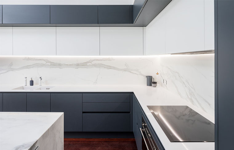 현대적인 매트 마감 라미네이트 주방 캐비닛