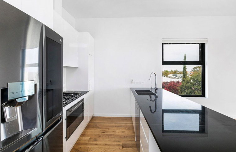 White High Gloss Lacquer Kitchen Cabinets