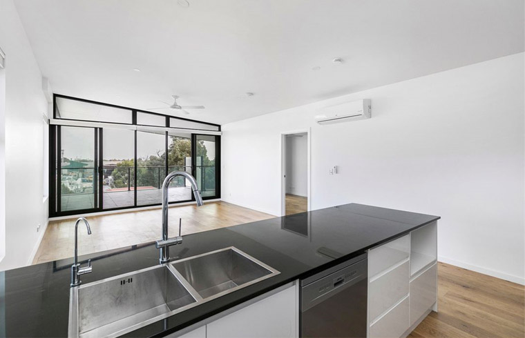 White High Gloss Lacquer Kitchen Cabinets