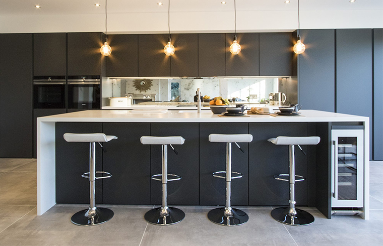 Contemporary Matt Grey Kitchen Cabinets with Pure White Countertop