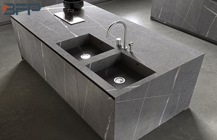 Modern Luxury Wooden Melamine Kitchen Cabinet with Blum Hardware