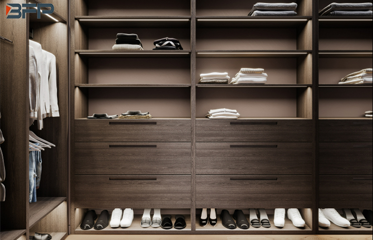 Luxury Design Italian Style Walk In Wardrobe With Led Light
