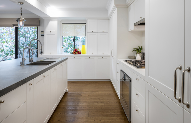 Choosing Kitchen Cabinets: 8 Key Materials and Their Maintenance Secrets