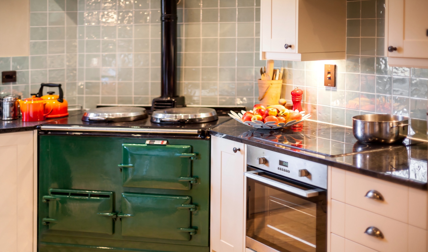 Rustic Style White Raised Door Kitchen Cabinet