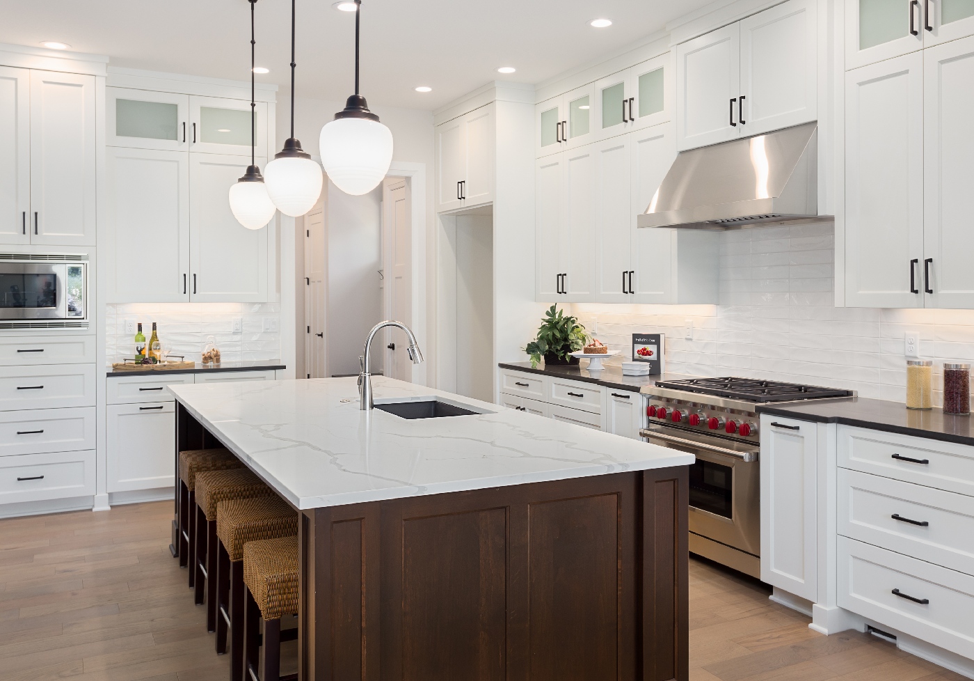 White Shaker Kitchen Cabinets | Premium Custom Transitional Kitchen Cabinetry  - BFP Cabinetry
