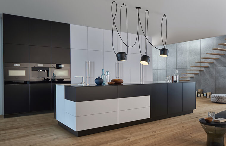 Solid vs. Engineered Wood: A Performance Guide for Tropical Projects